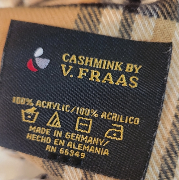 Classic Plaid Scarf Made in Germany - Picture 5 of 5